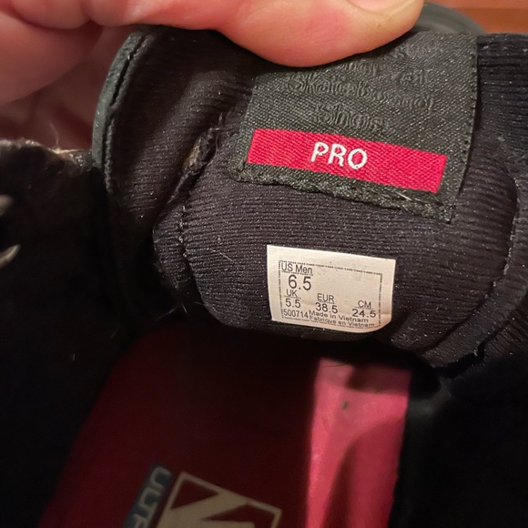 VANS black skater mid high - LEATHER 6.5 mens - Picture 3 of 4